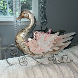 Robert Stanley swan decor